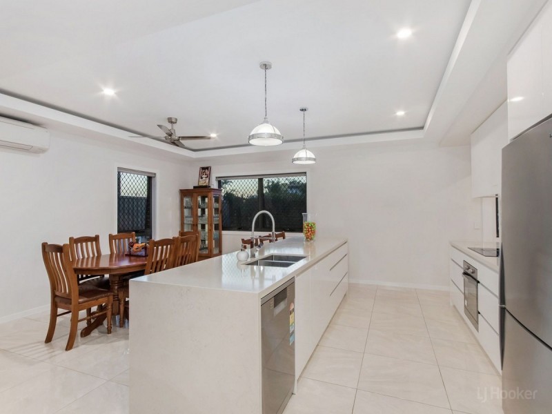 20 Third Avenue, Labrador QLD 4215