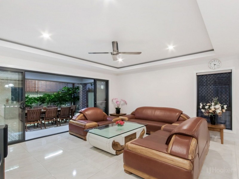 20 Third Avenue, Labrador QLD 4215