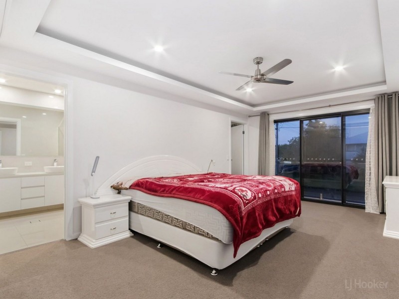 20 Third Avenue, Labrador QLD 4215