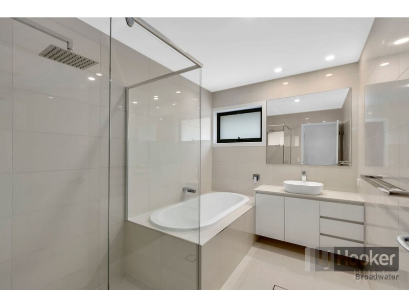 20 Third Avenue, Labrador QLD 4215