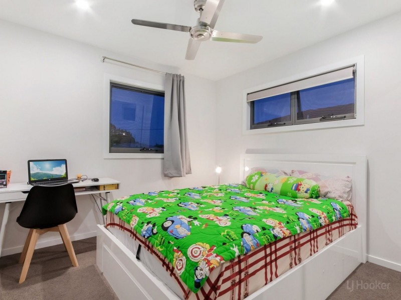 20 Third Avenue, Labrador QLD 4215