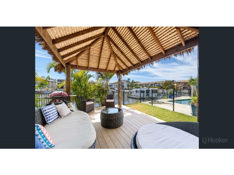 1/48 Vaggelas Crescent, Biggera Waters QLD 4216