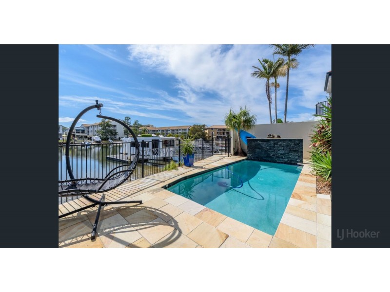 1/48 Vaggelas Crescent, Biggera Waters QLD 4216
