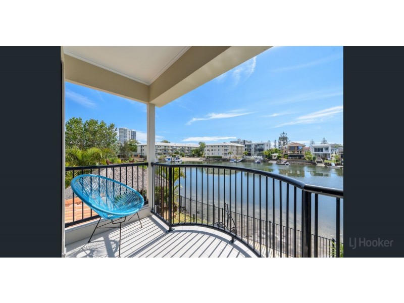 1/48 Vaggelas Crescent, Biggera Waters QLD 4216