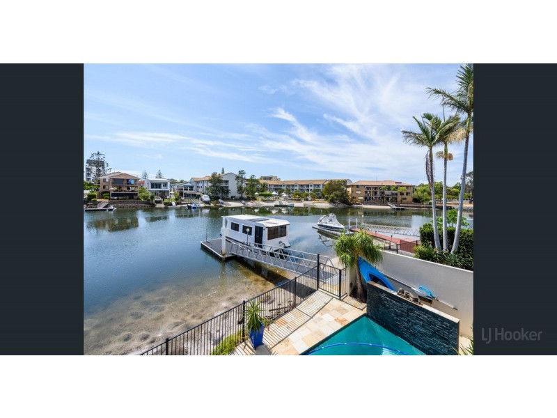 1/48 Vaggelas Crescent, Biggera Waters QLD 4216