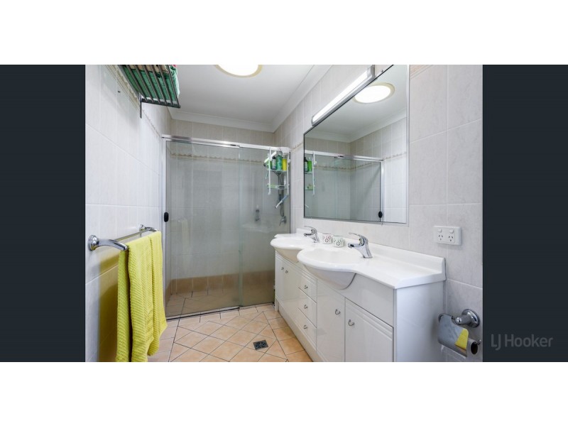 1/48 Vaggelas Crescent, Biggera Waters QLD 4216