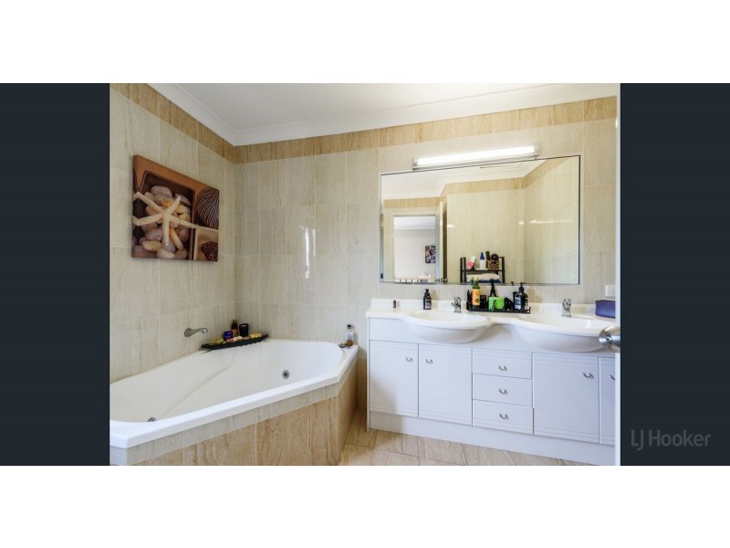 1/48 Vaggelas Crescent, Biggera Waters QLD 4216