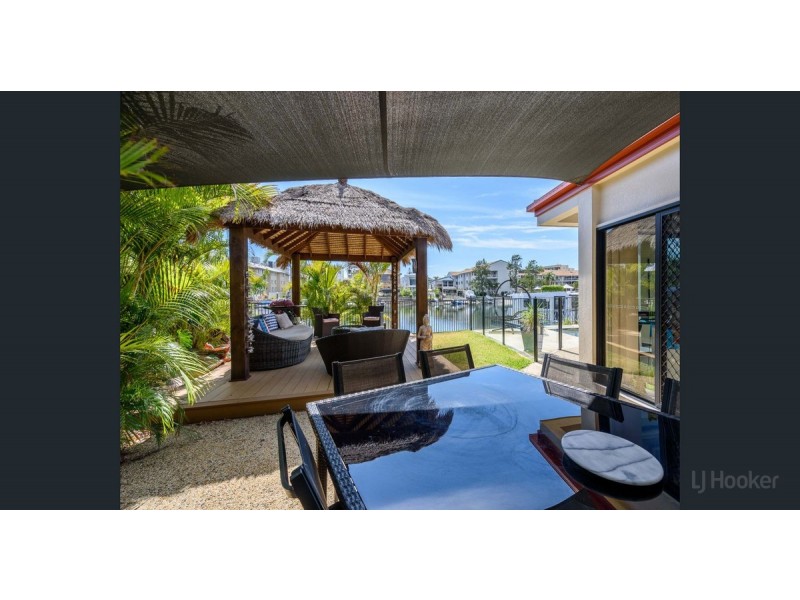 1/48 Vaggelas Crescent, Biggera Waters QLD 4216