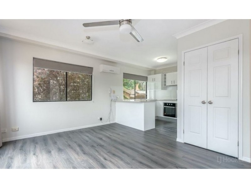 1/143 Frank Street, Labrador QLD 4215