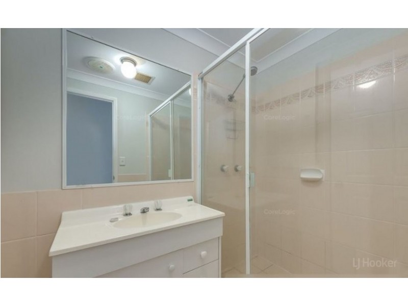 1/143 Frank Street, Labrador QLD 4215