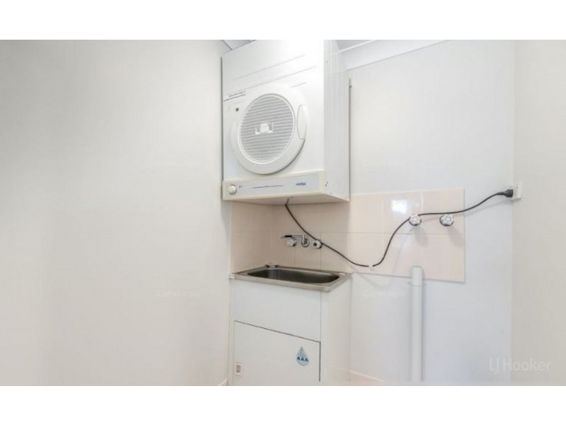 1/143 Frank Street, Labrador QLD 4215