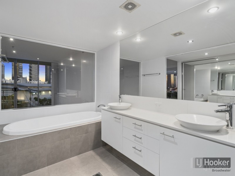 1510/33 T E Peters Drive, Broadbeach QLD 4218