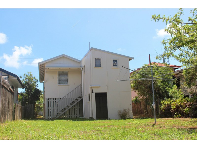 28 Central Street, Labrador QLD 4215