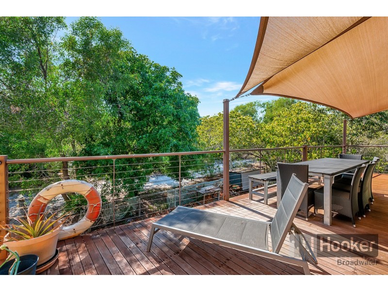 20 Mid Esplanade, South Stradbroke QLD 4216