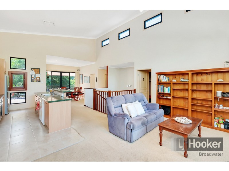 20 Mid Esplanade, South Stradbroke QLD 4216