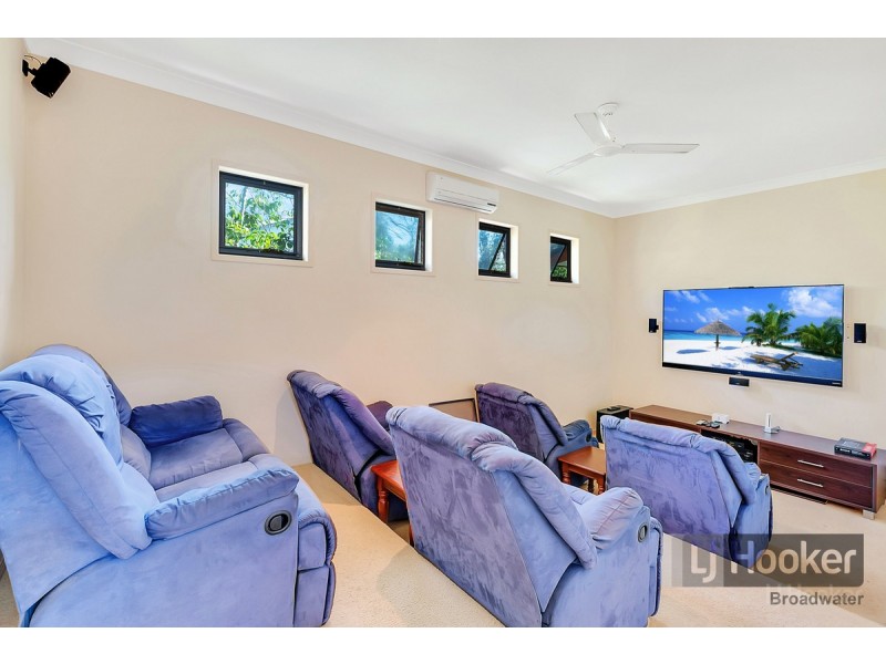 20 Mid Esplanade, South Stradbroke QLD 4216