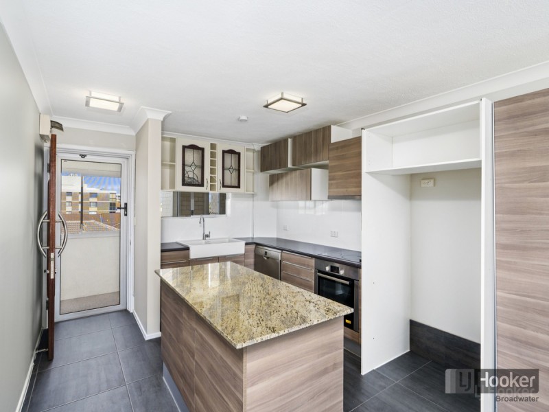 17/554 Marine Parade, Biggera Waters QLD 4216