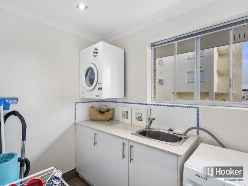 9/216 Marine Parade, Labrador QLD 4215