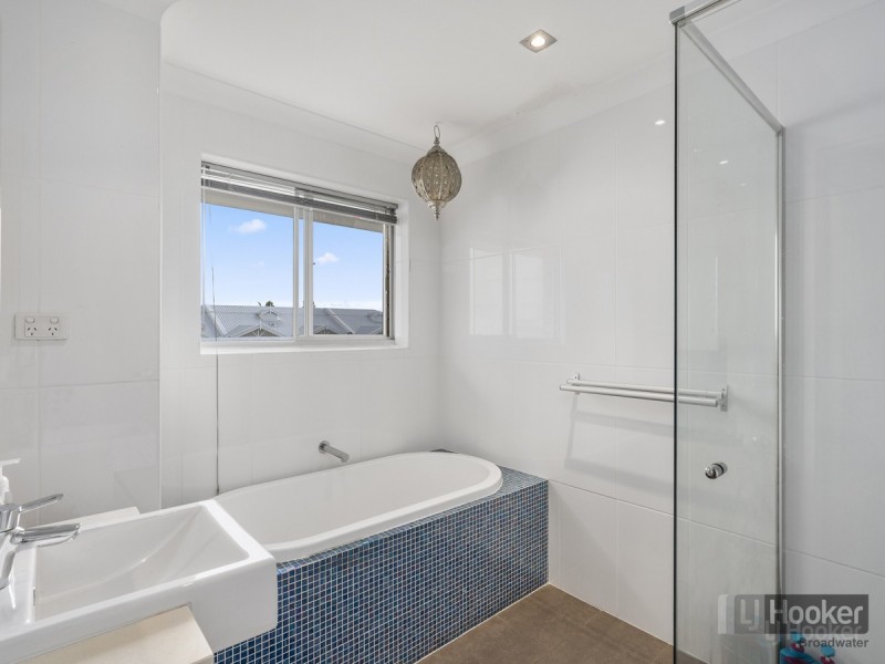 9/216 Marine Parade, Labrador QLD 4215