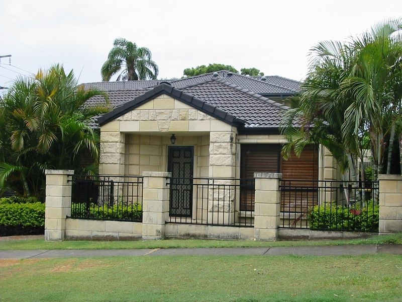 2/22 Harley Street, Labrador QLD 4215