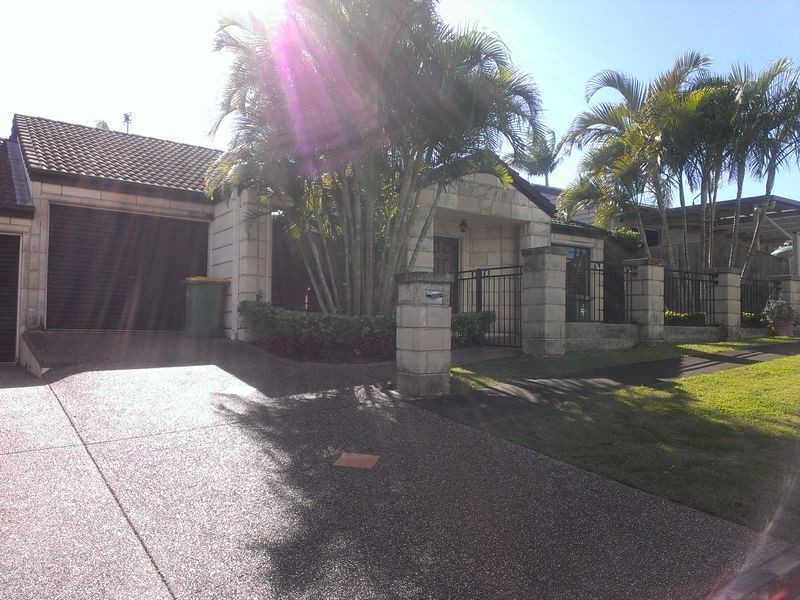 2/22 Harley Street, Labrador QLD 4215