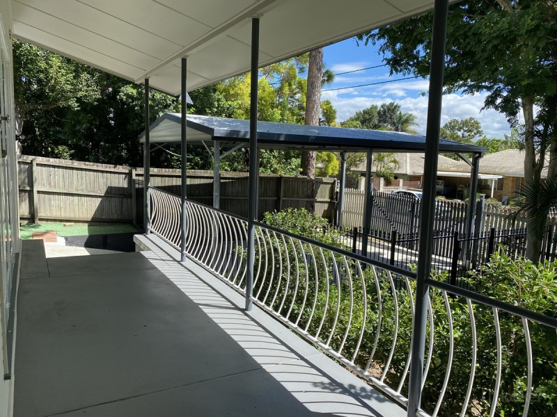 15 Billington Street, Labrador QLD 4215