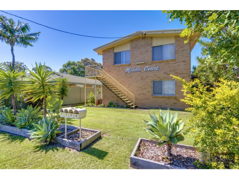 2/9 Middle Street, Labrador QLD 4215