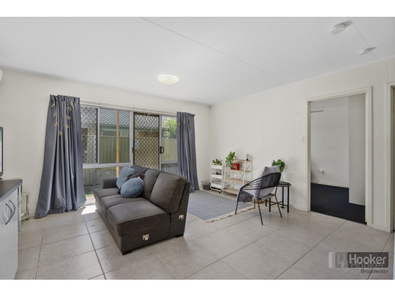 2/9 Middle Street, Labrador QLD 4215