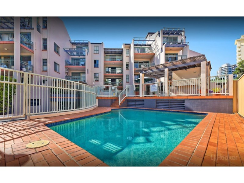 11/7-9 Robert Street, Labrador QLD 4215