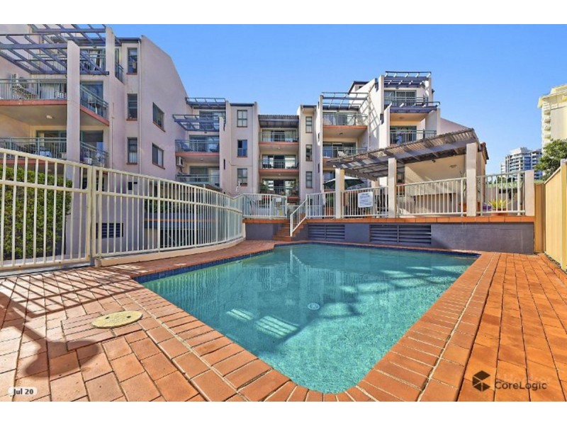 11/7-9 Robert Street, Labrador QLD 4215