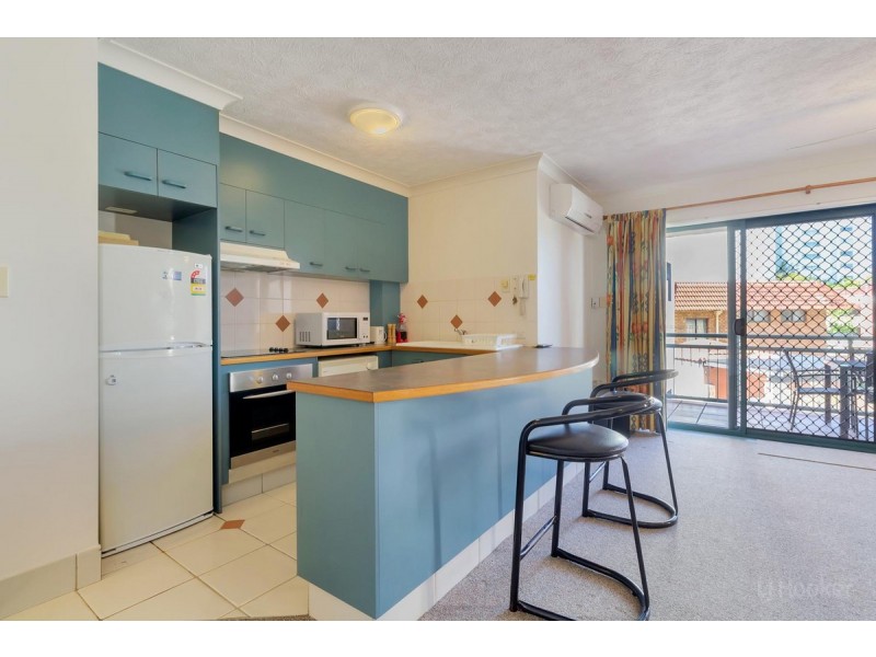 11/7-9 Robert Street, Labrador QLD 4215