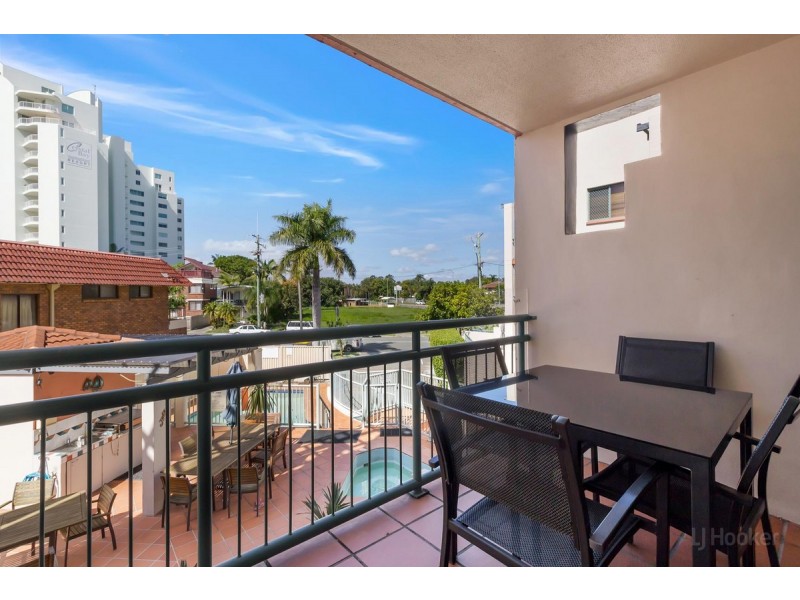 11/7-9 Robert Street, Labrador QLD 4215