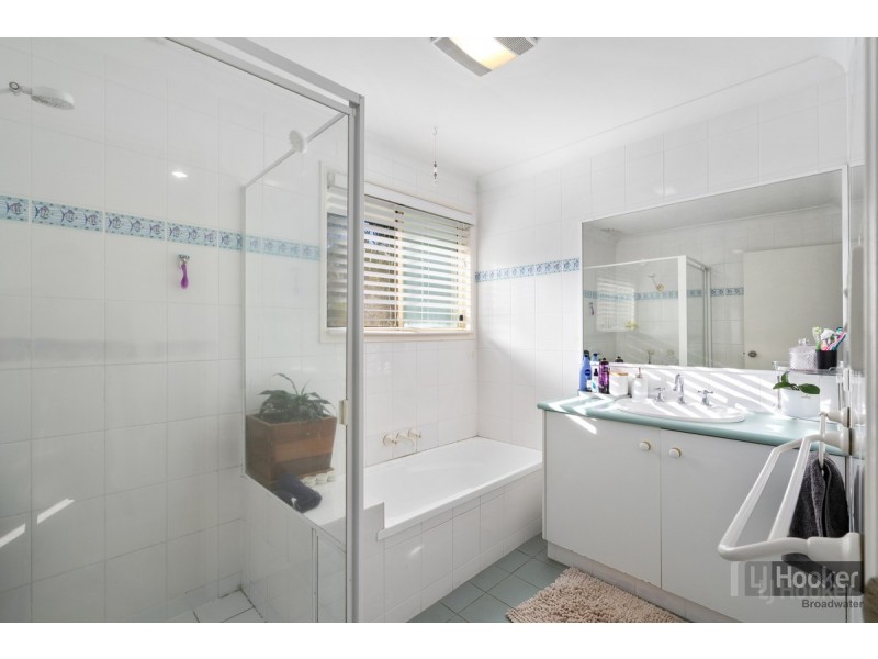 52 Arnold Palmer Drive, Parkwood QLD 4214