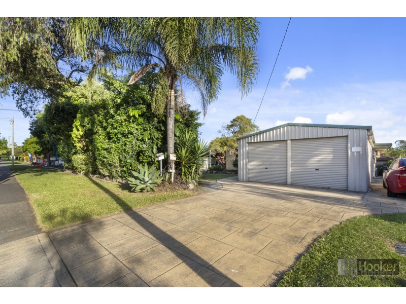 82 Imperial Parade, Labrador QLD 4215