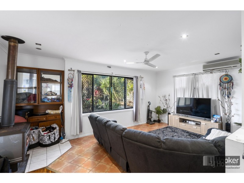 82 Imperial Parade, Labrador QLD 4215