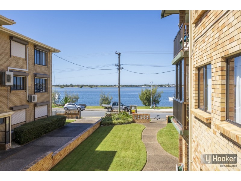 4/252 Marine Parade, Labrador QLD 4215