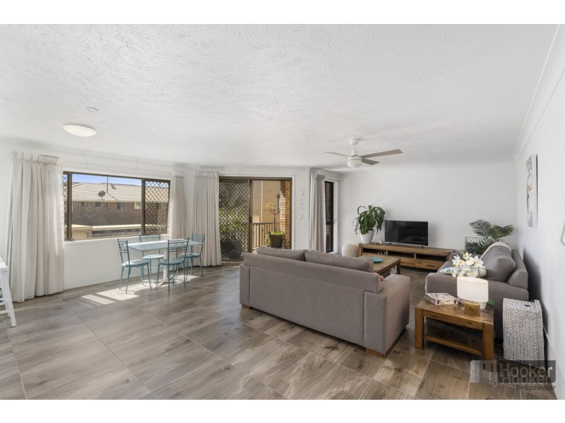 4/252 Marine Parade, Labrador QLD 4215