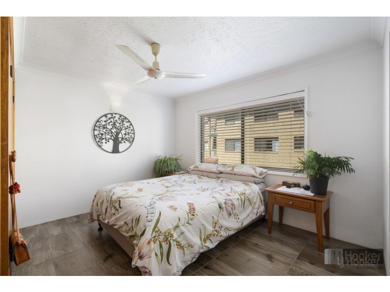 4/252 Marine Parade, Labrador QLD 4215