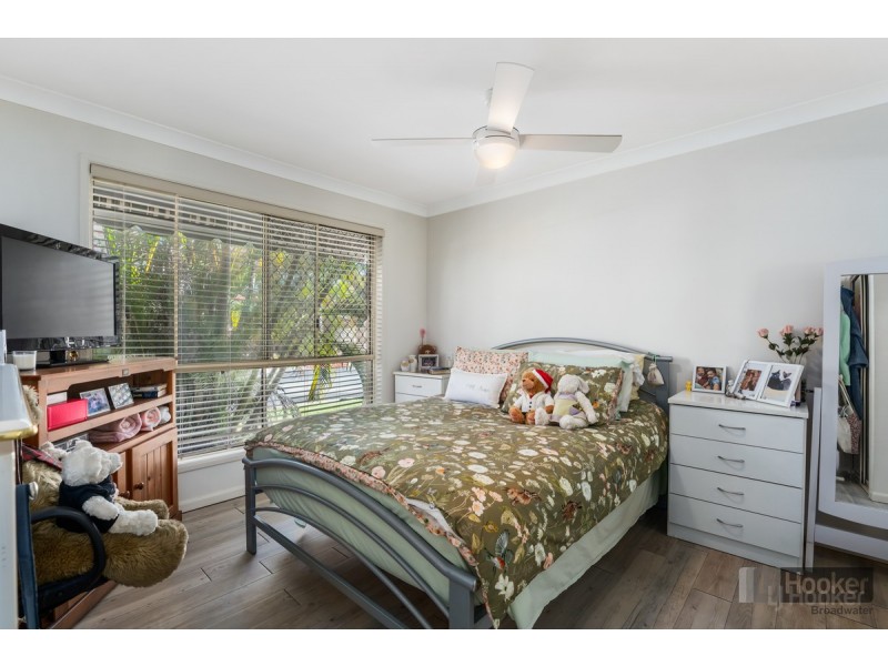 1/2 Brown Street, Labrador QLD 4215