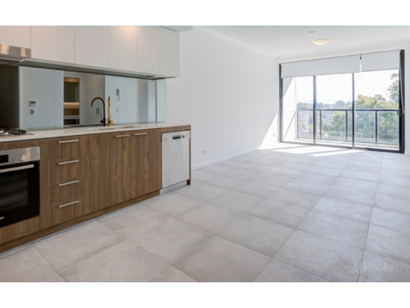 804/372 Marine Parade, Labrador QLD 4215