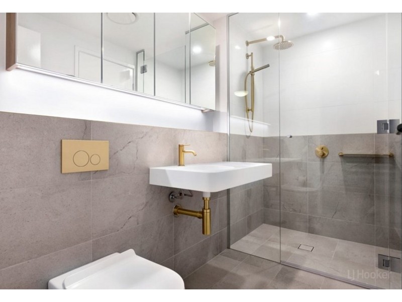 804/372 Marine Parade, Labrador QLD 4215