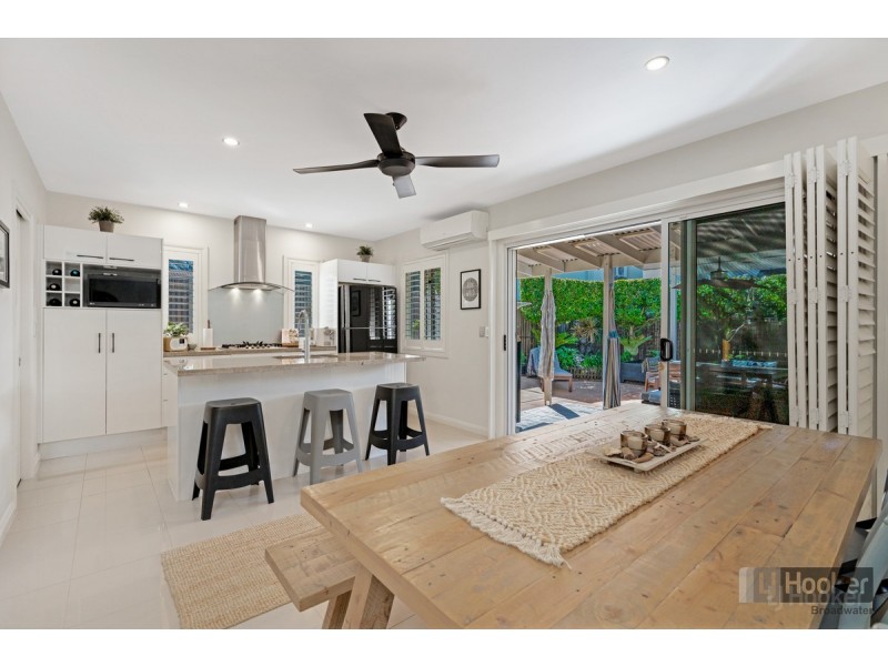 2/75 Broad Street, Labrador QLD 4215
