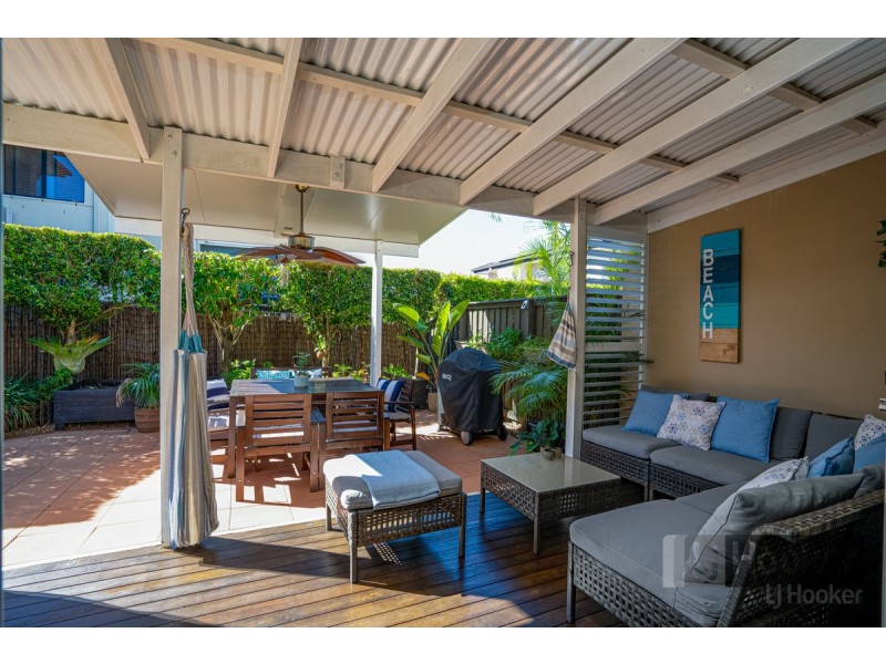 2/75 Broad Street, Labrador QLD 4215