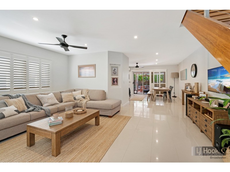 2/75 Broad Street, Labrador QLD 4215