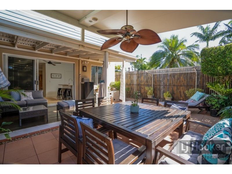 2/75 Broad Street, Labrador QLD 4215