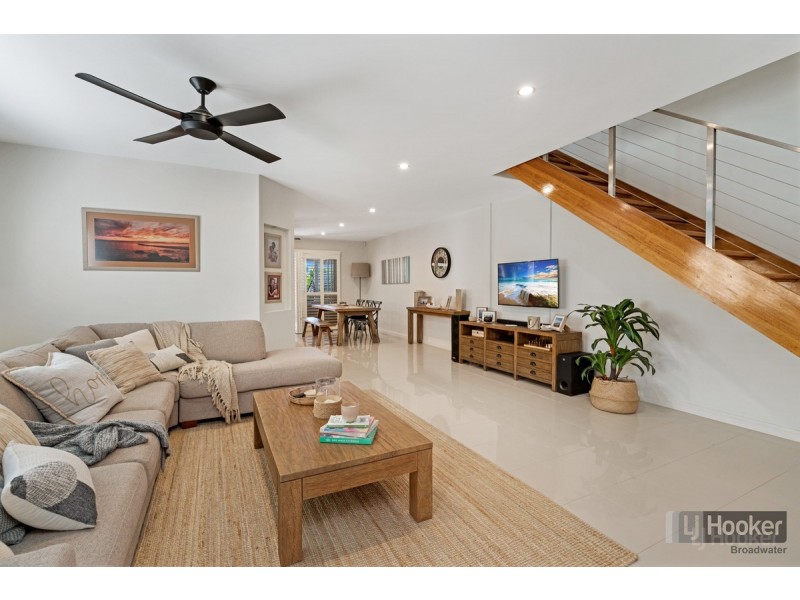 2/75 Broad Street, Labrador QLD 4215