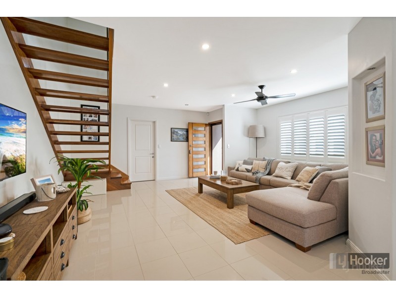 2/75 Broad Street, Labrador QLD 4215