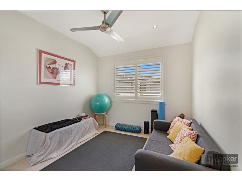2/75 Broad Street, Labrador QLD 4215