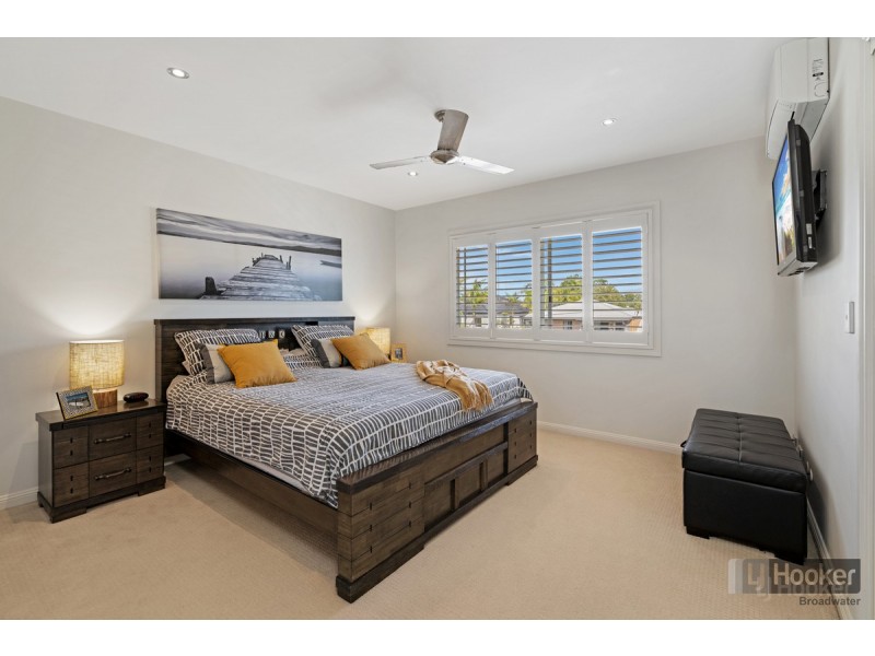 2/75 Broad Street, Labrador QLD 4215