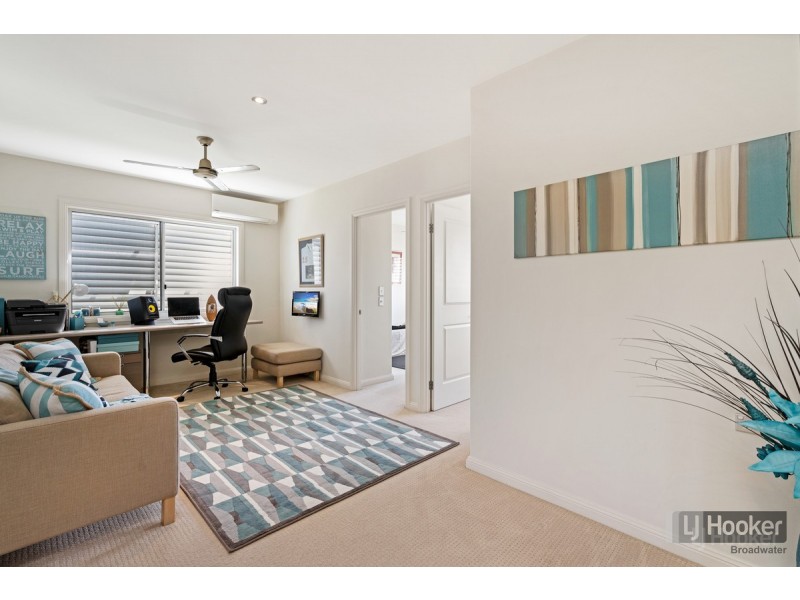 2/75 Broad Street, Labrador QLD 4215